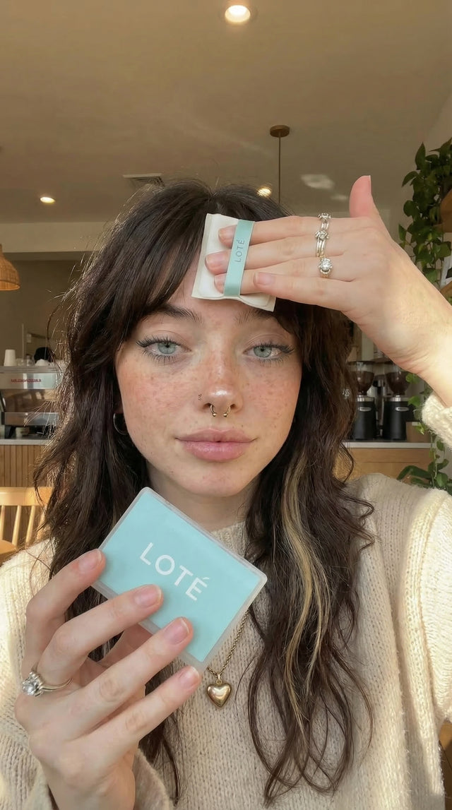 Blotting Paper vs Powder No Makeup Look